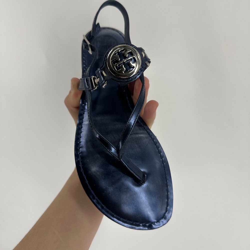 Tory Burch Ali Patent Leather Thong Sandals - Picture 3 of 8